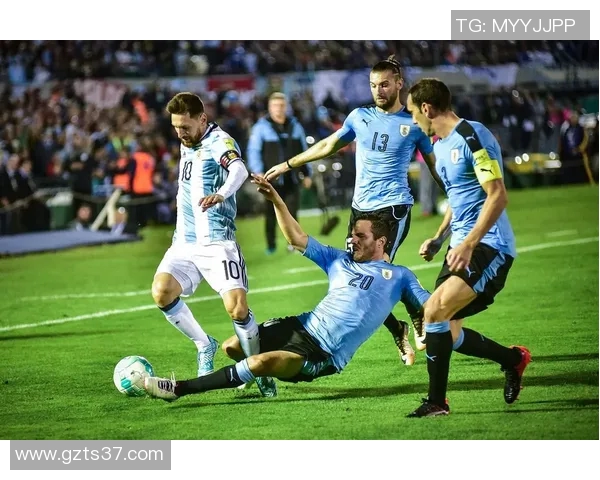 足球巨星齐聚一堂 揭开世界顶级球员背后的传奇故事