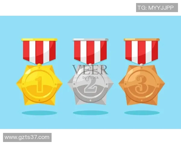 足球星星奖杯一套的市场价格是多少因素影响价格变动分析